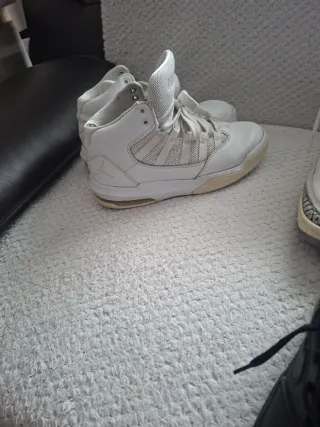 Lote Zapatos Jordan y Nike Negros y Blancos
