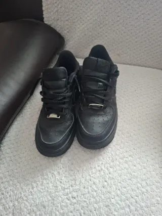 Lote Zapatos Jordan y Nike Negros y Blancos