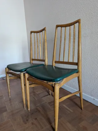 Dos sillas antiguas