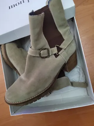 Botas de ante beige y marrón