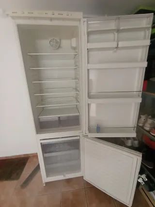Frigorífico Combi Bosch modelo KGS3804 madera