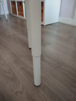 Mesa estudio IKEA con patas extensibles