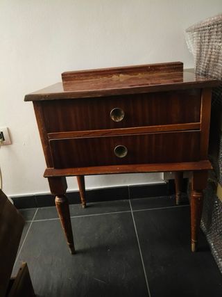 Mesilla de noche de madera