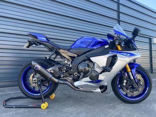Yamaha R1 Sportbike Azul/Plata