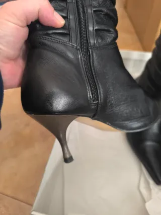 Botas de piel negras