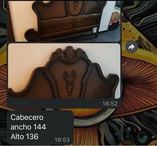 Cabecero de cama de madera tallada