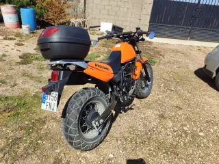 Hyosung Carrion 125cc moto 125