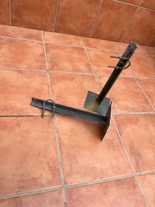 Soporte para antena metálico