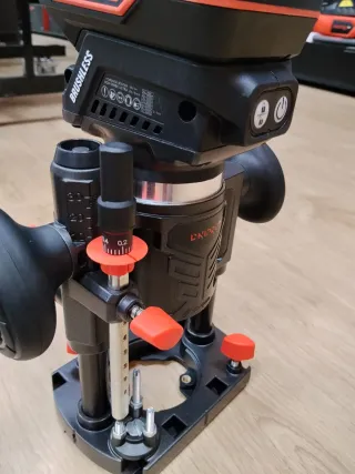 Fresadora Inalambrica Dnipro-M DCR-200BC Ultra