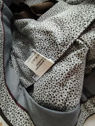 Pantalón de vestir marrón con pinzas