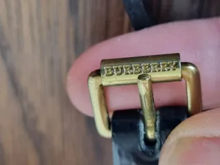 Cinturón Burberry Negro con Caja