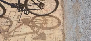 Bicicleta de montaña azul