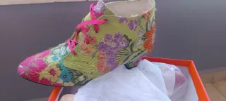 Traje de fallera verde y multicolor