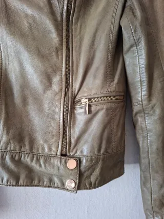 Chaqueta Stradivarius Verde Oliva Talla XS