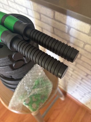 Kit de pesas multiusos.