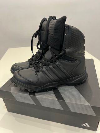 Botas Adidas GSG 9.2 Talla 44 Negras Sin estrenar