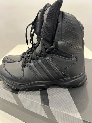 Botas Adidas GSG 9.2 Talla 44 Negras Sin estrenar