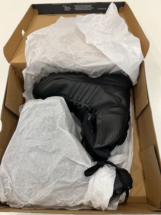 Botas Adidas GSG 9.2 Talla 44 Negras Sin estrenar