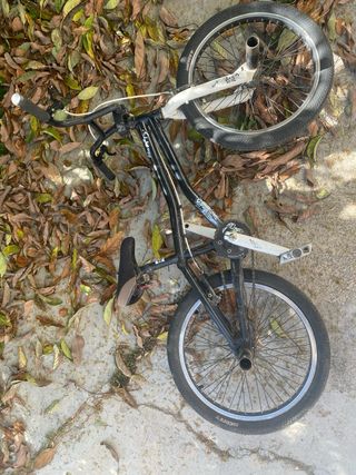 Bici BMX Monty Negra