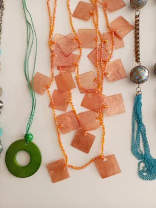 Barattolo di collane vintage +20