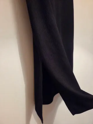 Blusa estampada leopardo y falda tubo  negra