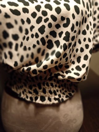 Blusa estampada leopardo prácticamente nueva. T.S
