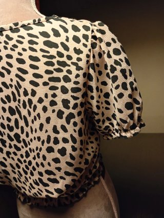Blusa estampada leopardo prácticamente nueva. T.S