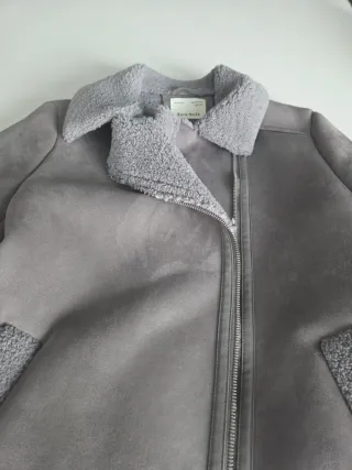 Cazadora niña Zara gris. Talla 13-14