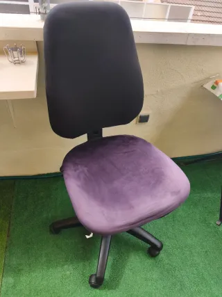 Silla giratoria de terciopelo