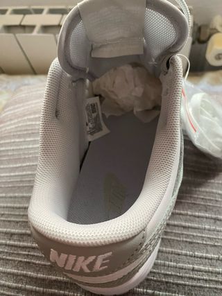 Nike Dunk Low Gris y Blanco Talla 42