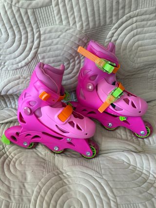 Patines rosas para niña, en perfecto estado