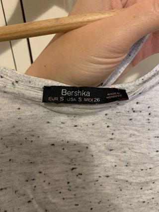 Camiseta gris jaspeada con espalda cruzada