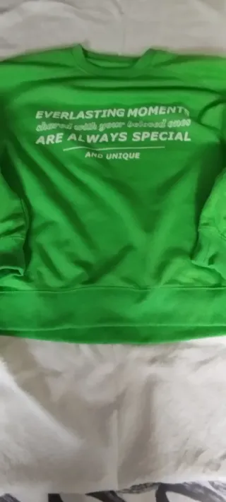 Sudadera verde con mensaje Everlasting Moments