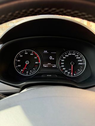 SEAT León Style Visio 1.2 TSI 110CV · 5p · Gris