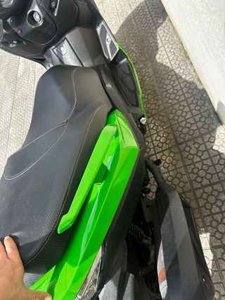 Wottan Storm 125cc Scooter Negra/Verde