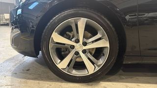 Peugeot 308 1.2 PURETECH 96KW ALLURE SW 130 5P
