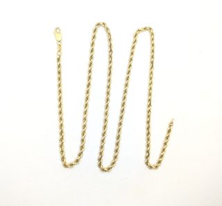 Cadena Salomónica de oro de 18k, 15.66 g, 64 cm.