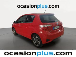 Toyota Yaris 1.5 100H Advance 74 kW (100 CV)