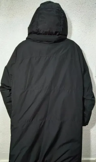 Abrigo largo plumífero hombre negro