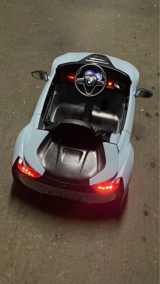 Coche eléctrico BMW i8 Coupe para niños