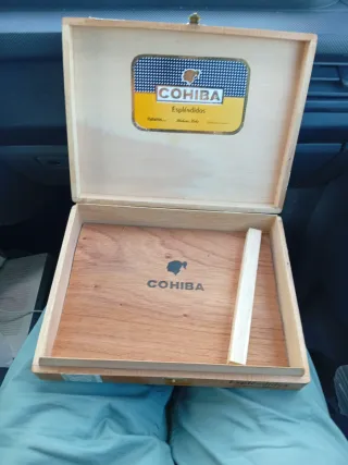 Scatola vuota di sigari Cohiba