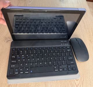 Tablet con Teclado y Ratón