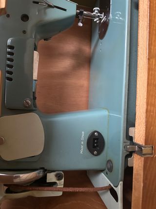 Máquina de coser Alfa Royale
