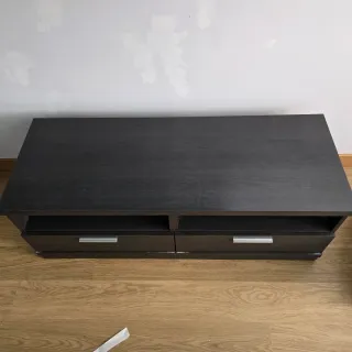 Mueble de salón negro y marrón