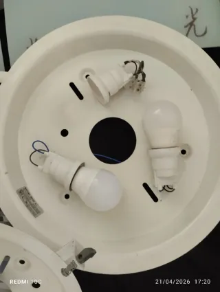 Lámpara de techo blanca