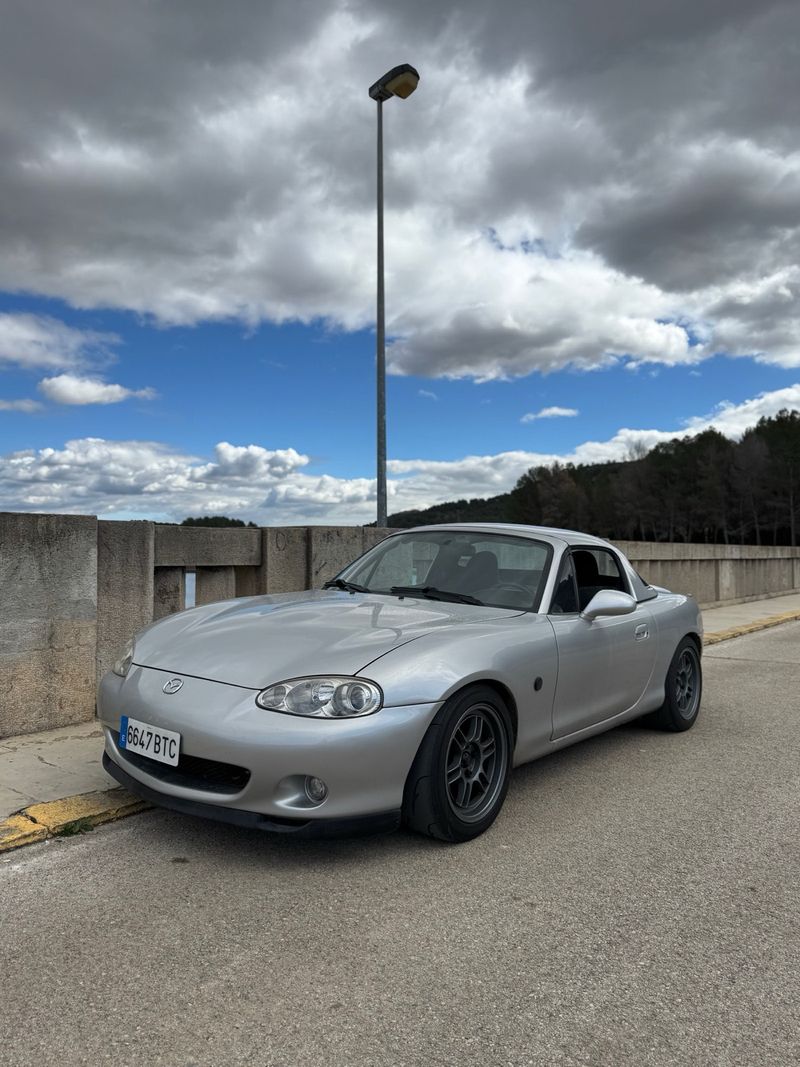 Mazda MX-5 2002 - foto 1