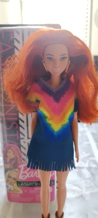 Barbie Fashionista Muñeca Pelo Rojo Botas