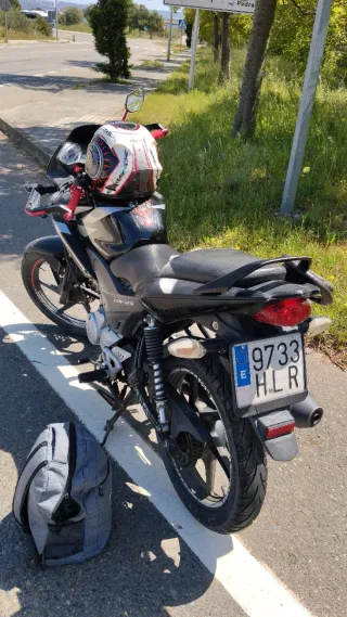 Honda CBR 125 CC Negra