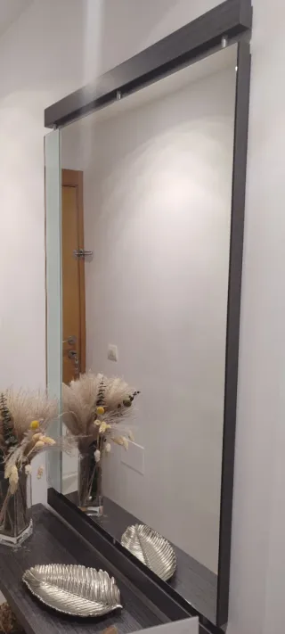 Mueble de entrada con espejo