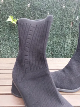 Botines Camper elásticos negros